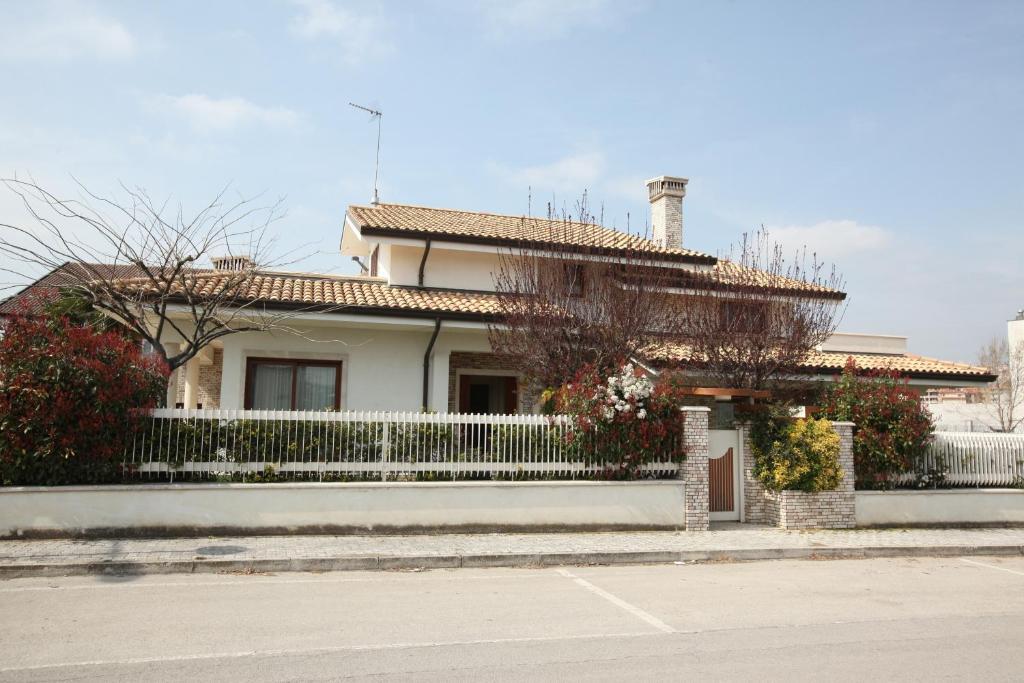 Villa Gioia Rooms Montegranaro Exterior photo